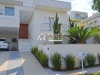 Casa Alto Padrão em Condomínio