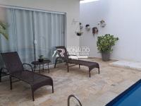 Casa Alto Padrão em Condomínio