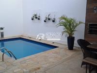 Casa Alto Padrão em Condomínio