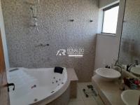 Casa Alto Padrão em Condomínio