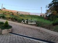 Casa em Condomínio de Alto Padrão