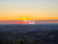Casa em Condomínio de Alto Padrão
