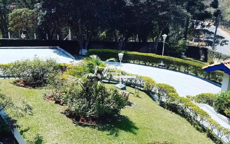 Casa 4 Dormitórios sendo 2 Suítes