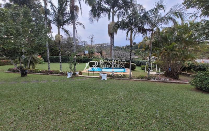 Casa - Chácara com piscina