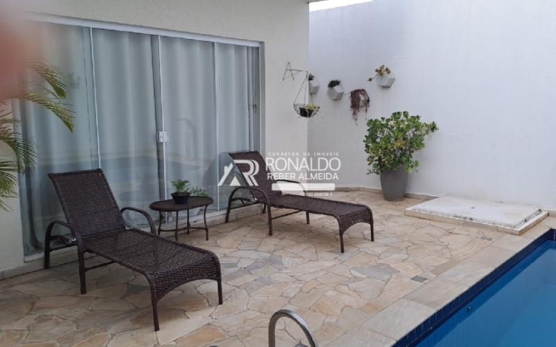 Casa Alto Padrão em Condomínio