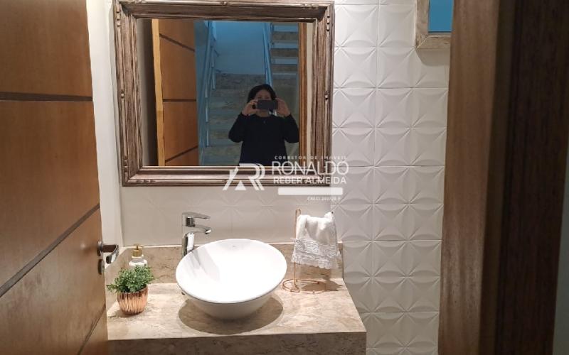 Casa Alto Padrão em Condomínio