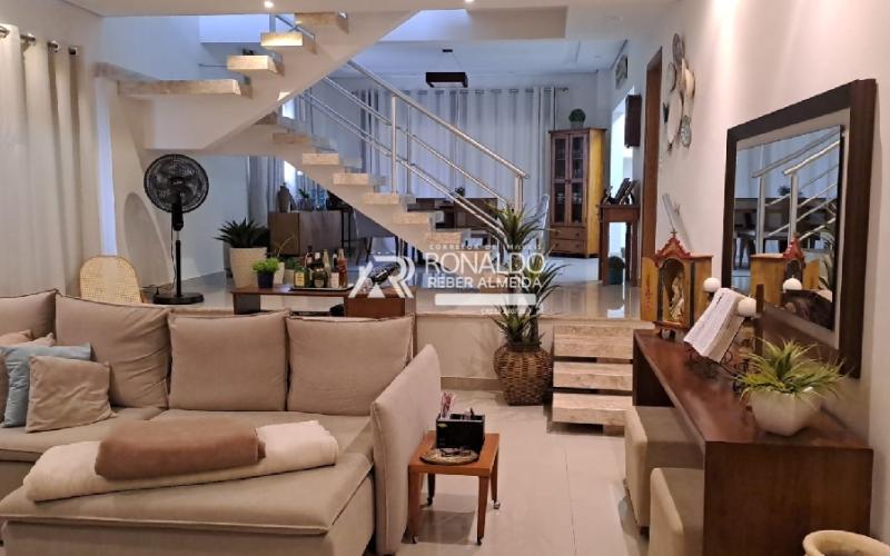 Casa Alto Padrão em Condomínio