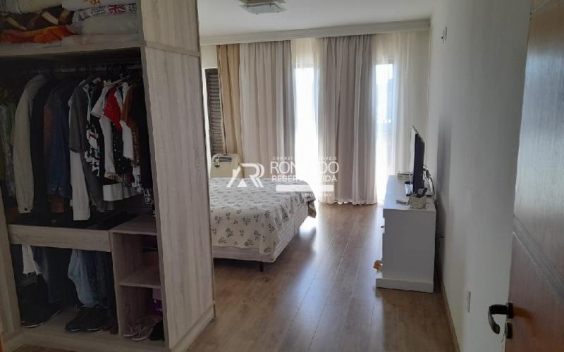 Casa Alto Padrão em Condomínio