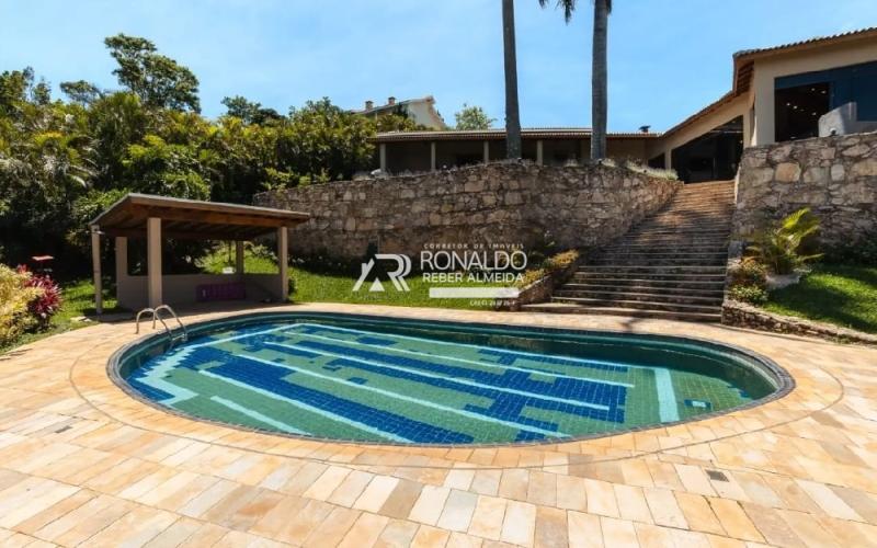 Casa em Condomínio de Alto Padrão