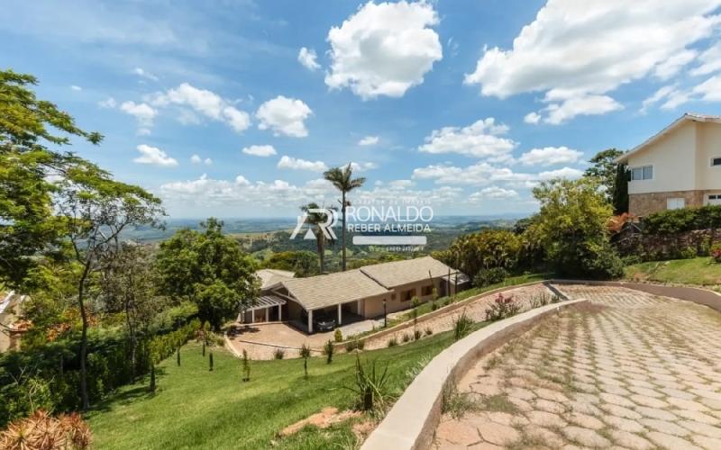 Casa em Condomínio de Alto Padrão