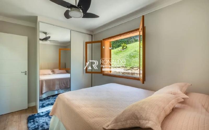 Casa em Condomínio de Alto Padrão