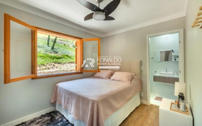 Casa em Condomínio de Alto Padrão