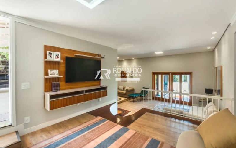 Casa em Condomínio de Alto Padrão