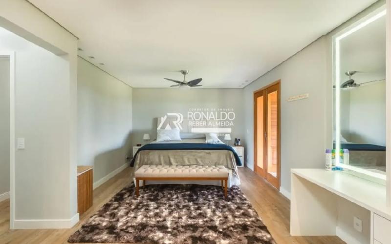 Casa em Condomínio de Alto Padrão