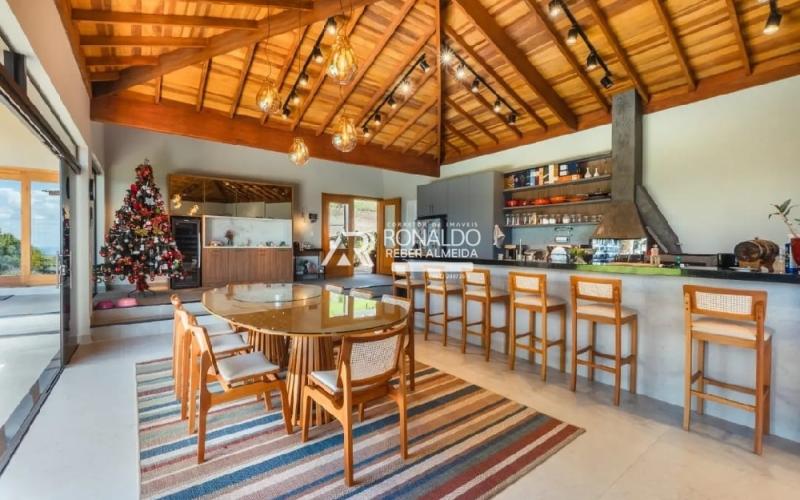 Casa em Condomínio de Alto Padrão