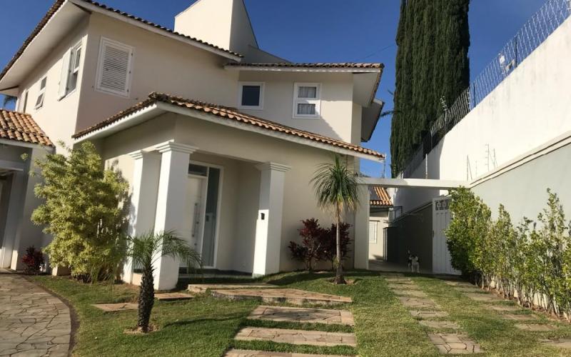 Casa Alto Padrão - Estância Suíça