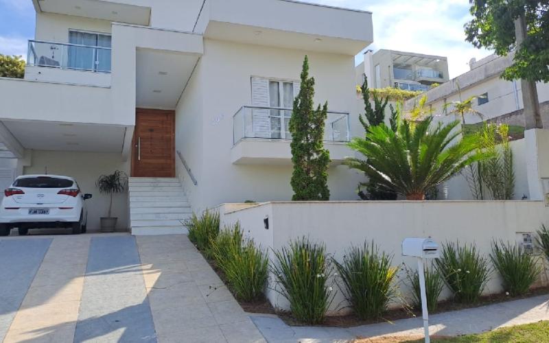 Casa Alto Padrão no Condomínio Altos de Serra Negra