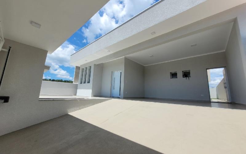 Casa Nova em bairro novo em Serra Negra/SP